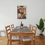 Helle Altbauwohnung 3 Zimmer & Balkon - Nahe Tu & Zentrum