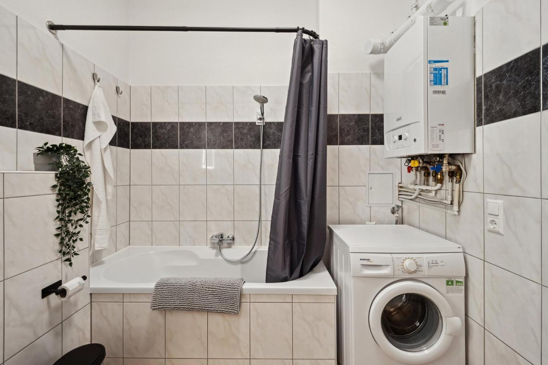 Apartment Helle Altbauwohnung 3 Zimmer & Balkon - Nahe Tu & Zentrum