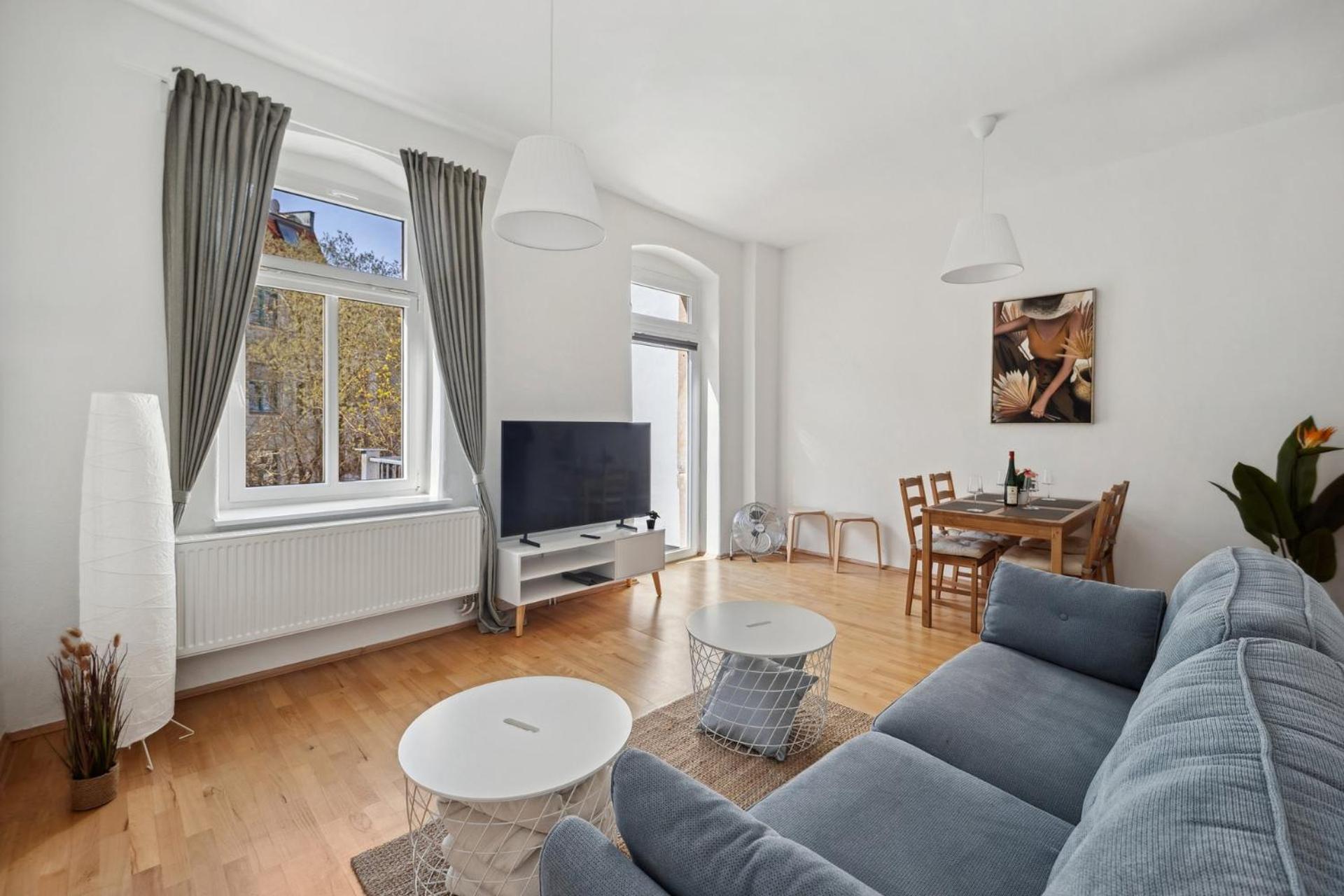 Apartment Helle Altbauwohnung 3 Zimmer & Balkon - Nahe Tu & Zentrum Dresden