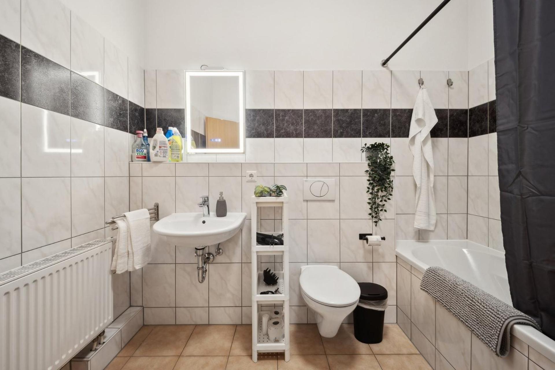 Apartment Helle Altbauwohnung 3 Zimmer & Balkon - Nahe Tu & Zentrum